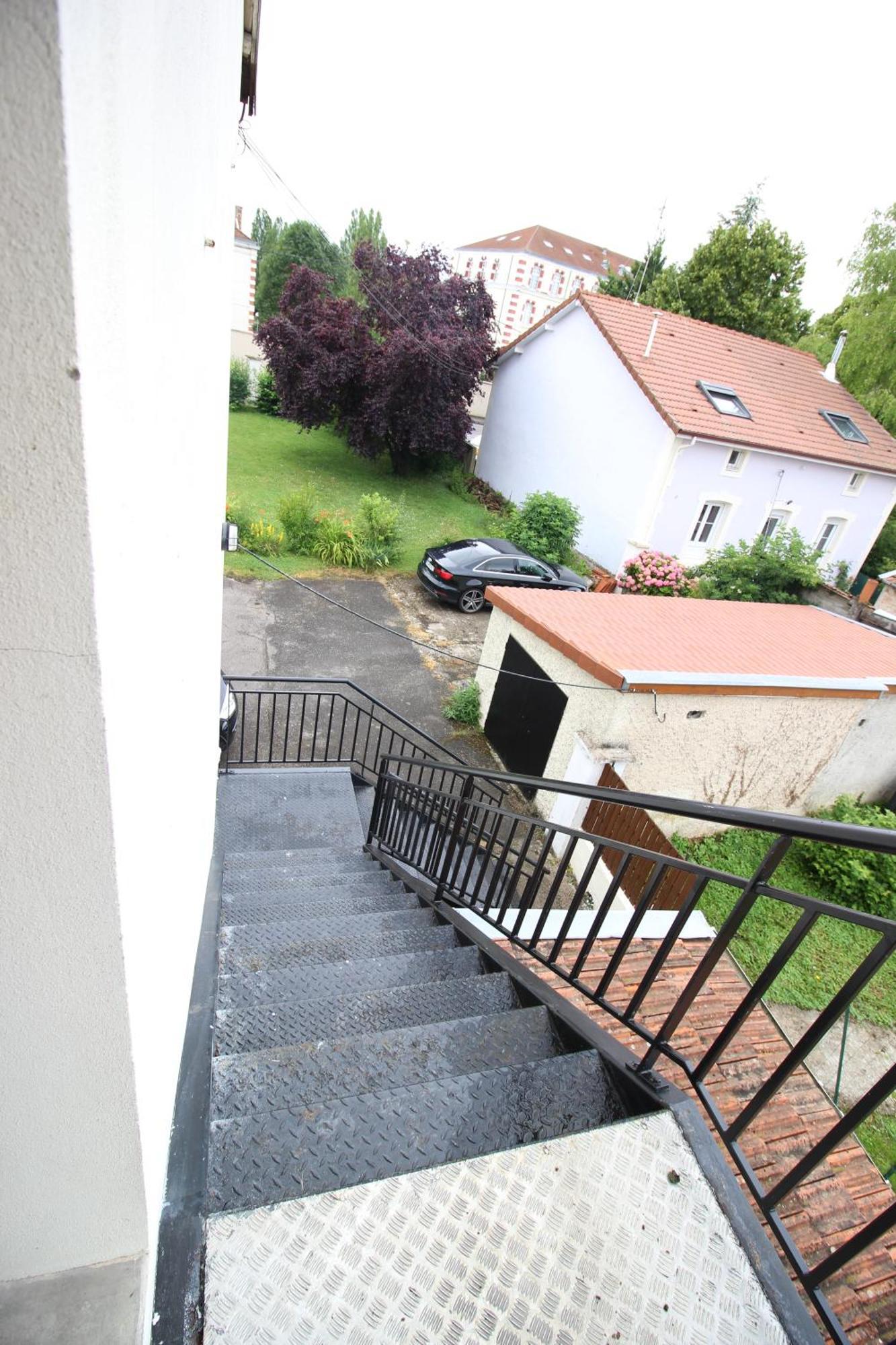 3 Chambres - Tres Grand Jardin Privee - Terrasse Privee - Garage Velo Et Moto - Parking Voiture Privee Dans La Propriete - Gere Par Presta-Zen'Services Thierville-sur-Meuse ภายนอก รูปภาพ
