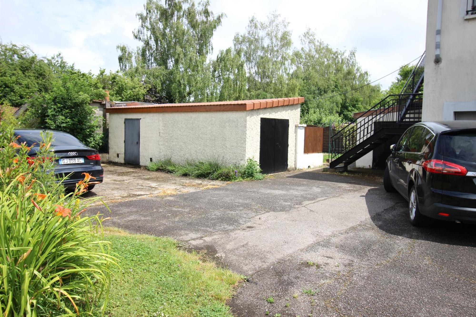 3 Chambres - Tres Grand Jardin Privee - Terrasse Privee - Garage Velo Et Moto - Parking Voiture Privee Dans La Propriete - Gere Par Presta-Zen'Services Thierville-sur-Meuse ภายนอก รูปภาพ